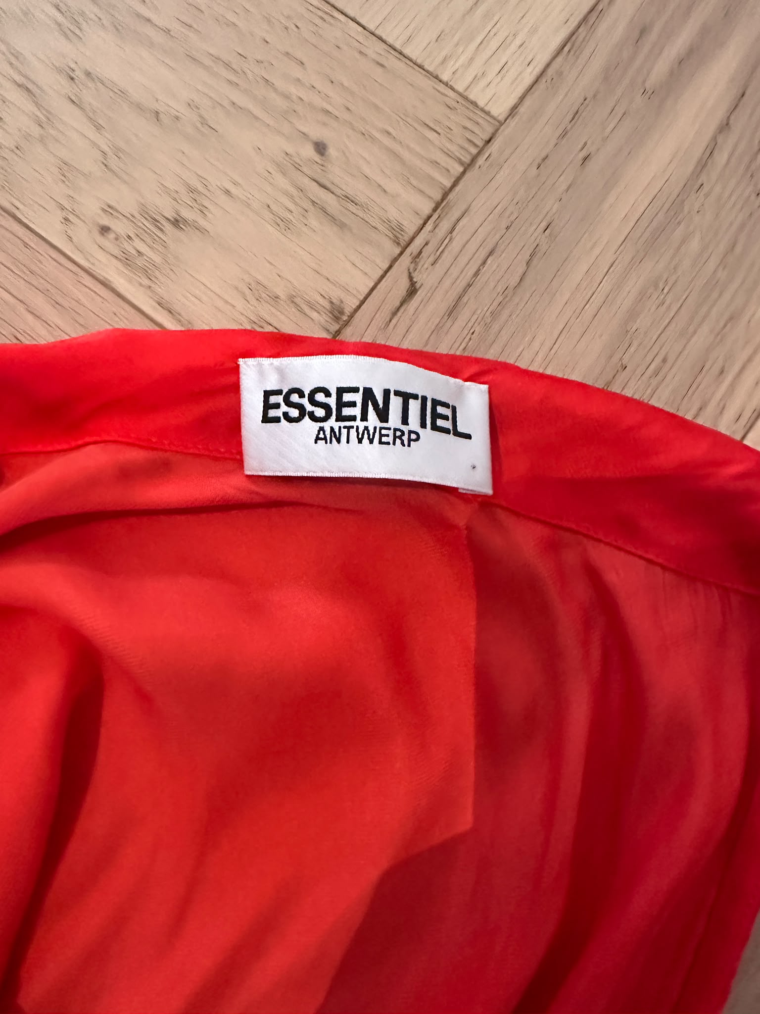 Robe maxi rouge à encolure licou